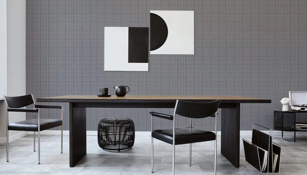 LIMELIGHT（ライムライト）のCH-GL-01はチェック柄のグレンチェックのモノクローム色。 オフィスの執務スペース・会議室や店舗デザインに対してタイル調で温かみのあるモダンな空間演出に最適な個性化を実現する壁紙クロス。