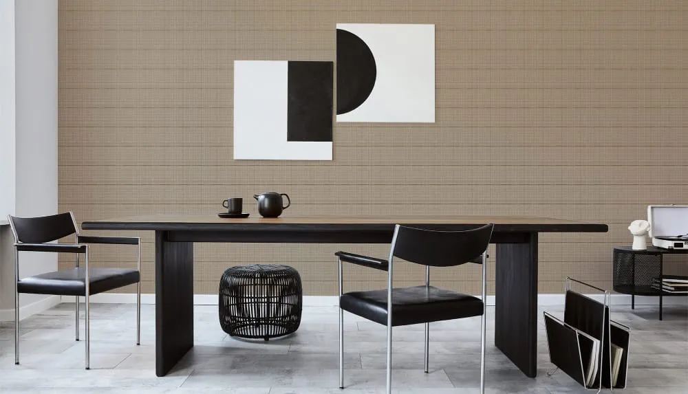 LIMELIGHT（ライムライト）のCH-GL-02はチェック柄のグレンチェックのブラウン色。 オフィスの執務スペース・会議室や店舗デザインに対して温かみのあるモダンな空間演出に最適な個性化を実現する壁紙クロス。