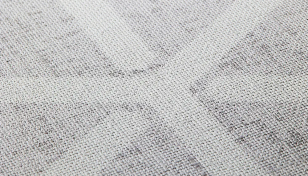 LIMELIGHT（ライムライト）のJA-KU-01は和柄のクミキッコウ（組亀甲）のホワイト×グレー色。不燃性マテリアルで、織物調と染ムラ感のあるデザインにより、奥行きを感じれる壁紙クロス。