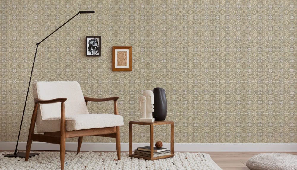 LIMELIGHT（ライムライト）のLT-NN021は民族（エスニック）模様のサモアのゴールドグレー色。 オフィスの執務スペースや店舗デザイン・住空間に対して個性化とモダンな空間演出に最適な壁紙クロス。