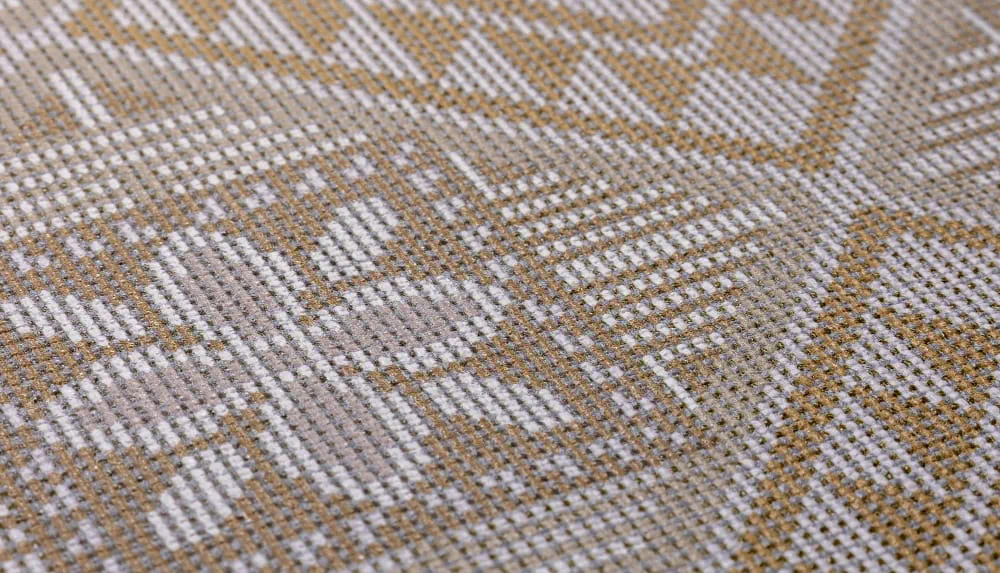 LIMELIGHT（ライムライト）のLT-NN021は民族（エスニック）模様のサモアのゴールドグレー色。 不燃性マテリアルで、奥行きを感じる質感と独創性のある壁紙・クロス。