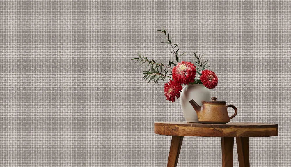 LIMELIGHT（ライムライト）のLTO-TK07はデザイナーズのタイニータイニーチェックのピンク色。 インテリアスタイリストの大谷由衣さんとのコラボ柄であり、無地のように扱える柄であるため、オフィスや店舗はもちろん、住空間へナチュラルテイストを加えたい際に最適な壁紙クロス。