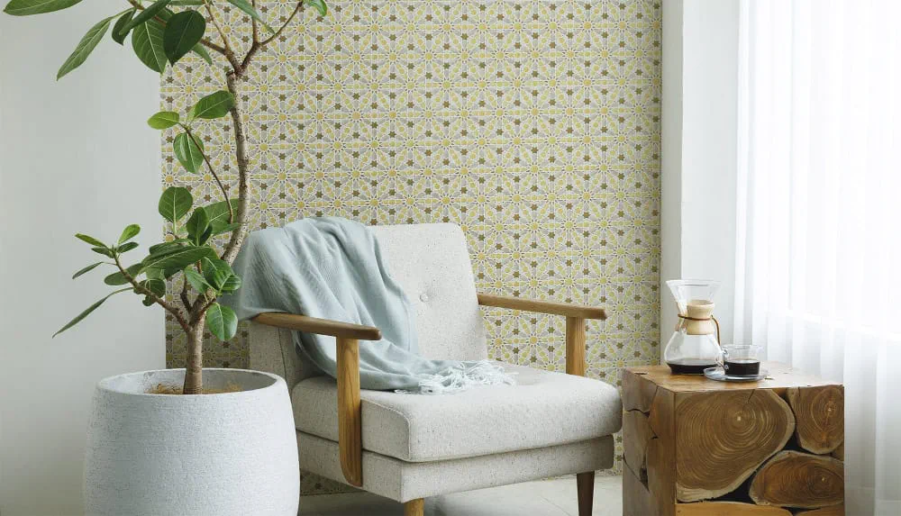 LIMELIGHT（ライムライト）のMO-ZE-03はモザイク柄のゼリックのイエロー色。タイル調のデザインでオフィスの執務スペース・会議室や店舗デザインのアクセントとしてな最適な個性化を実現する壁紙クロス。