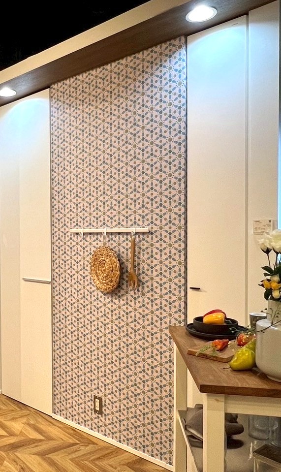 SHOWROOM FULL HEIGHT DOOR®